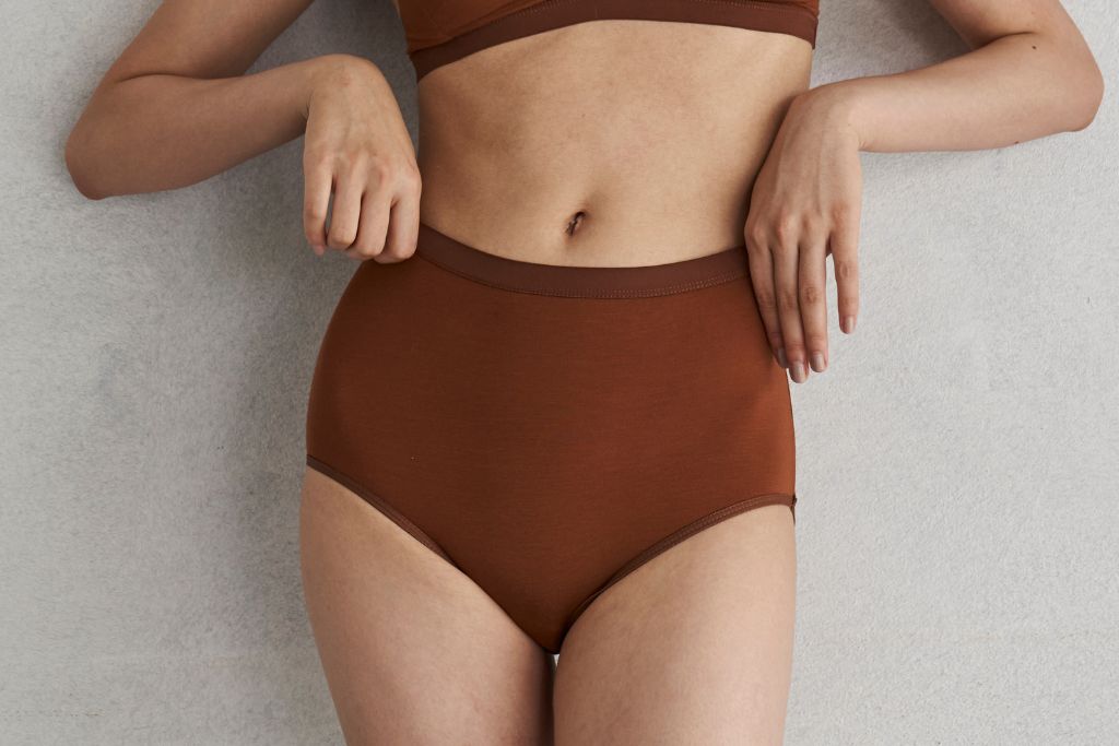 スキンライクハイライズショーツ